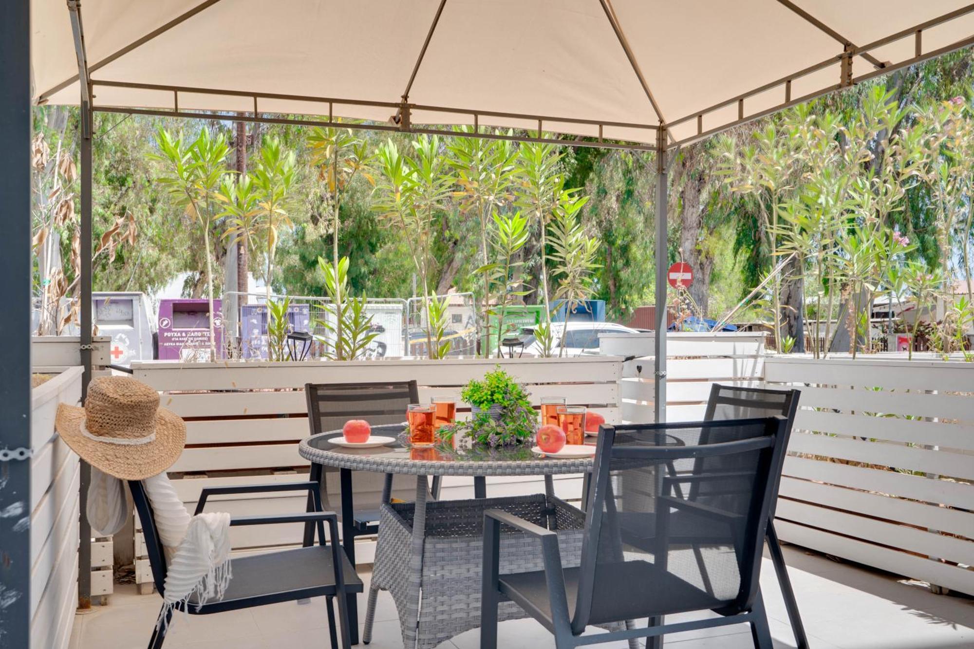 Atlantis Apartments 50M From Makenzy Seafront Lárnaka Kültér fotó