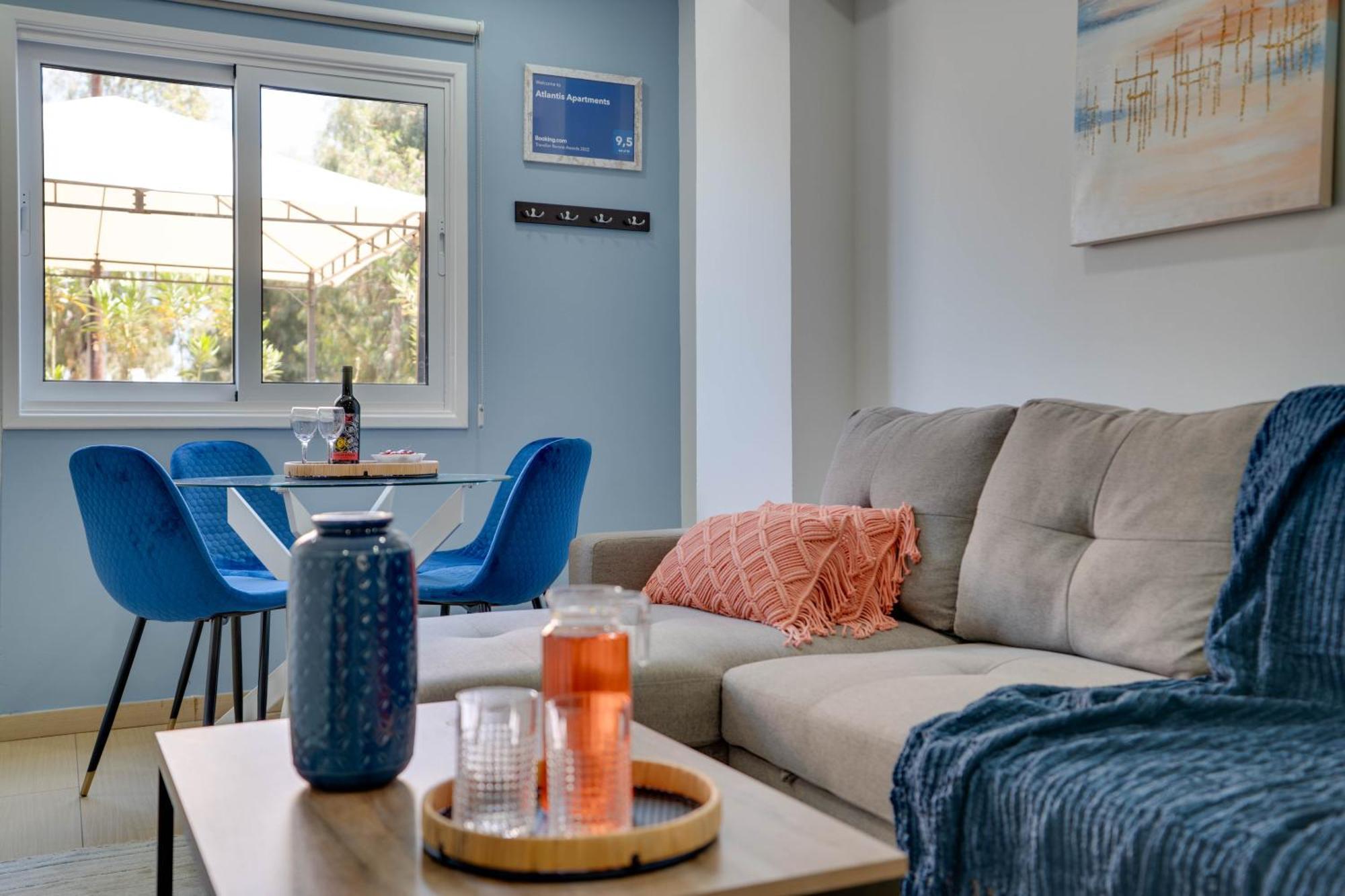 Atlantis Apartments 50M From Makenzy Seafront Lárnaka Kültér fotó