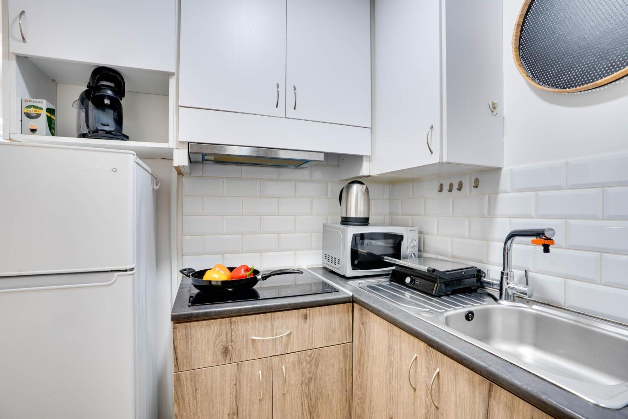 Atlantis Apartments 50M From Makenzy Seafront Lárnaka Kültér fotó