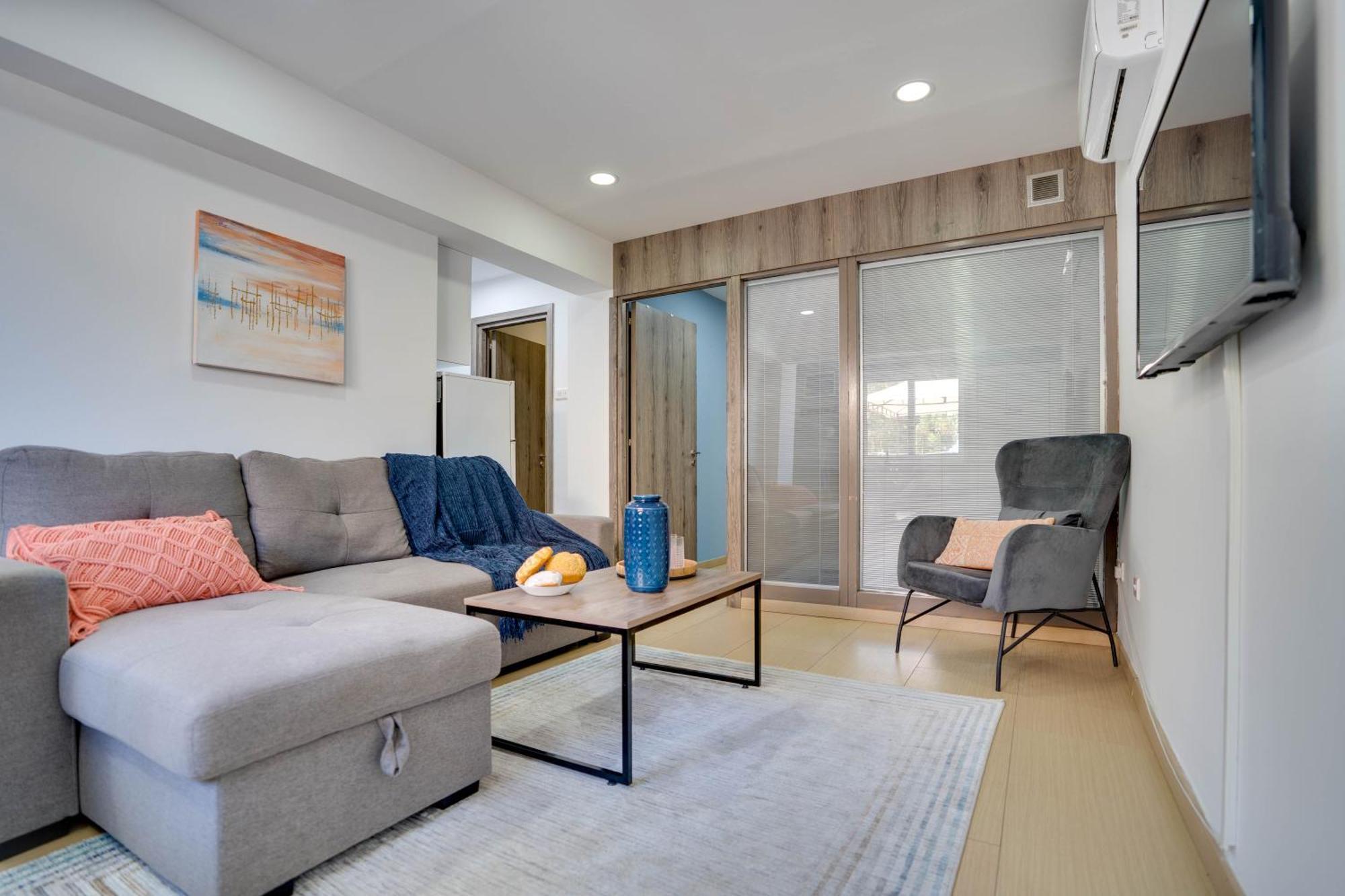 Atlantis Apartments 50M From Makenzy Seafront Lárnaka Kültér fotó