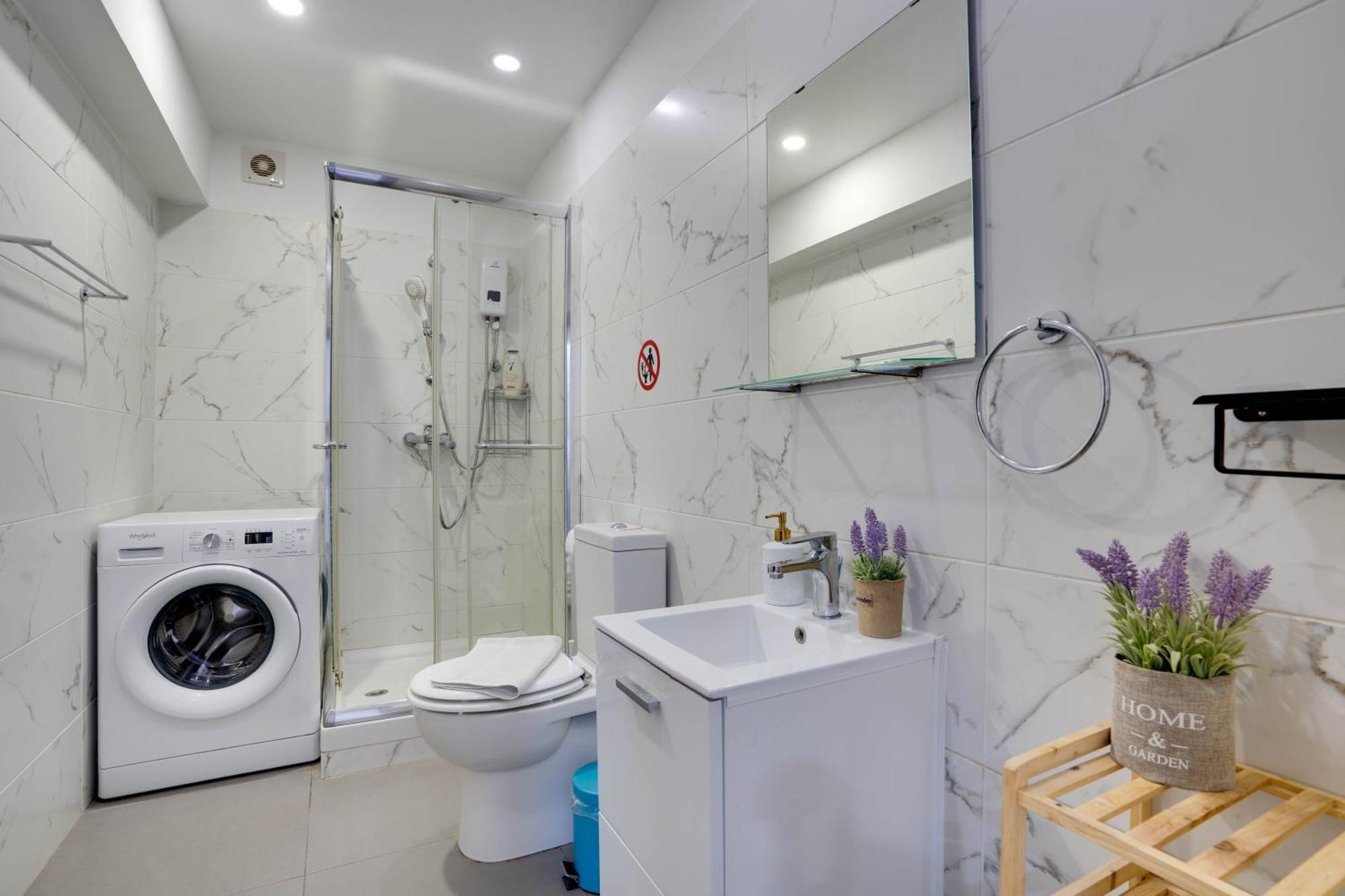 Atlantis Apartments 50M From Makenzy Seafront Lárnaka Kültér fotó