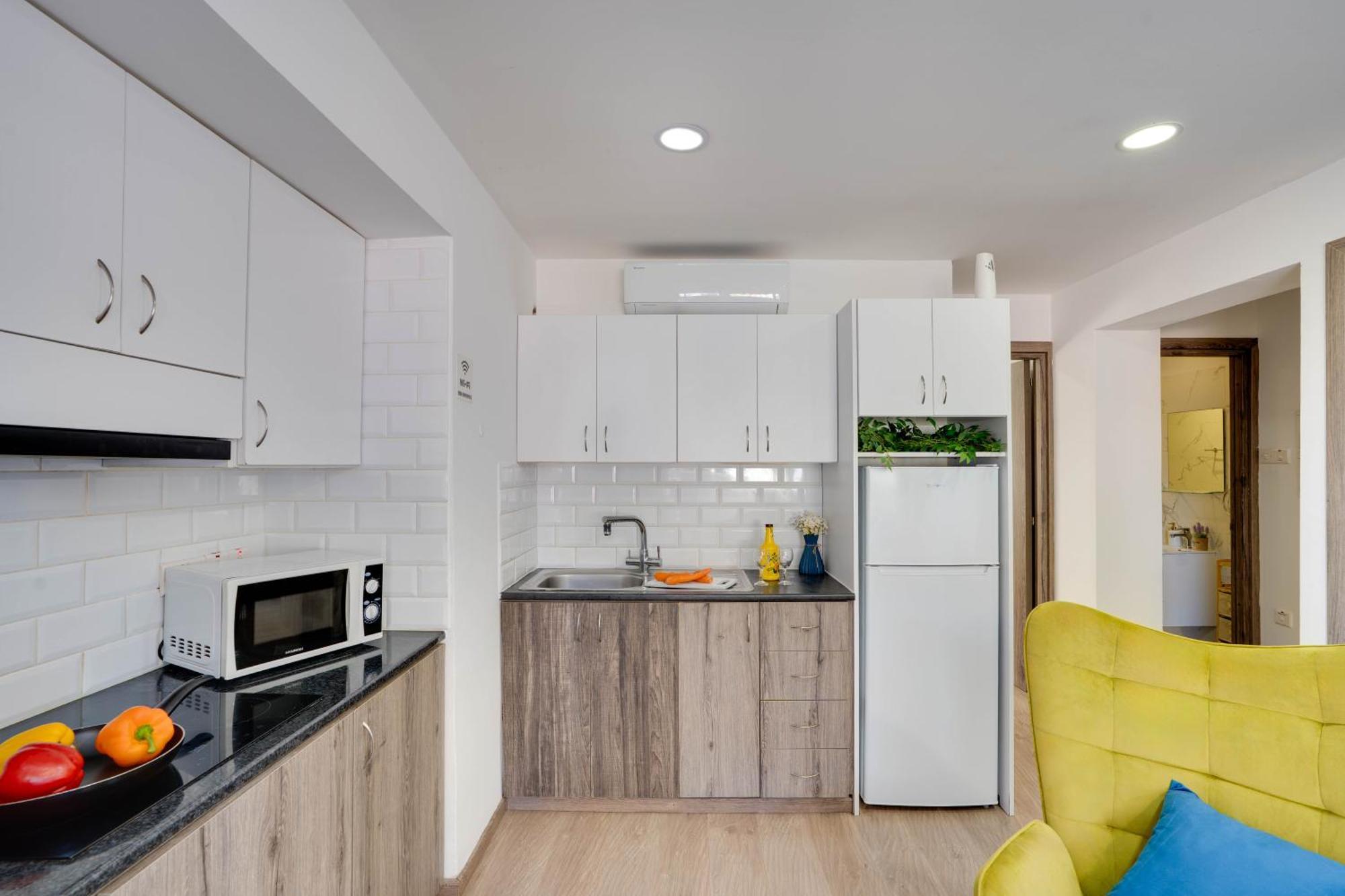 Atlantis Apartments 50M From Makenzy Seafront Lárnaka Kültér fotó