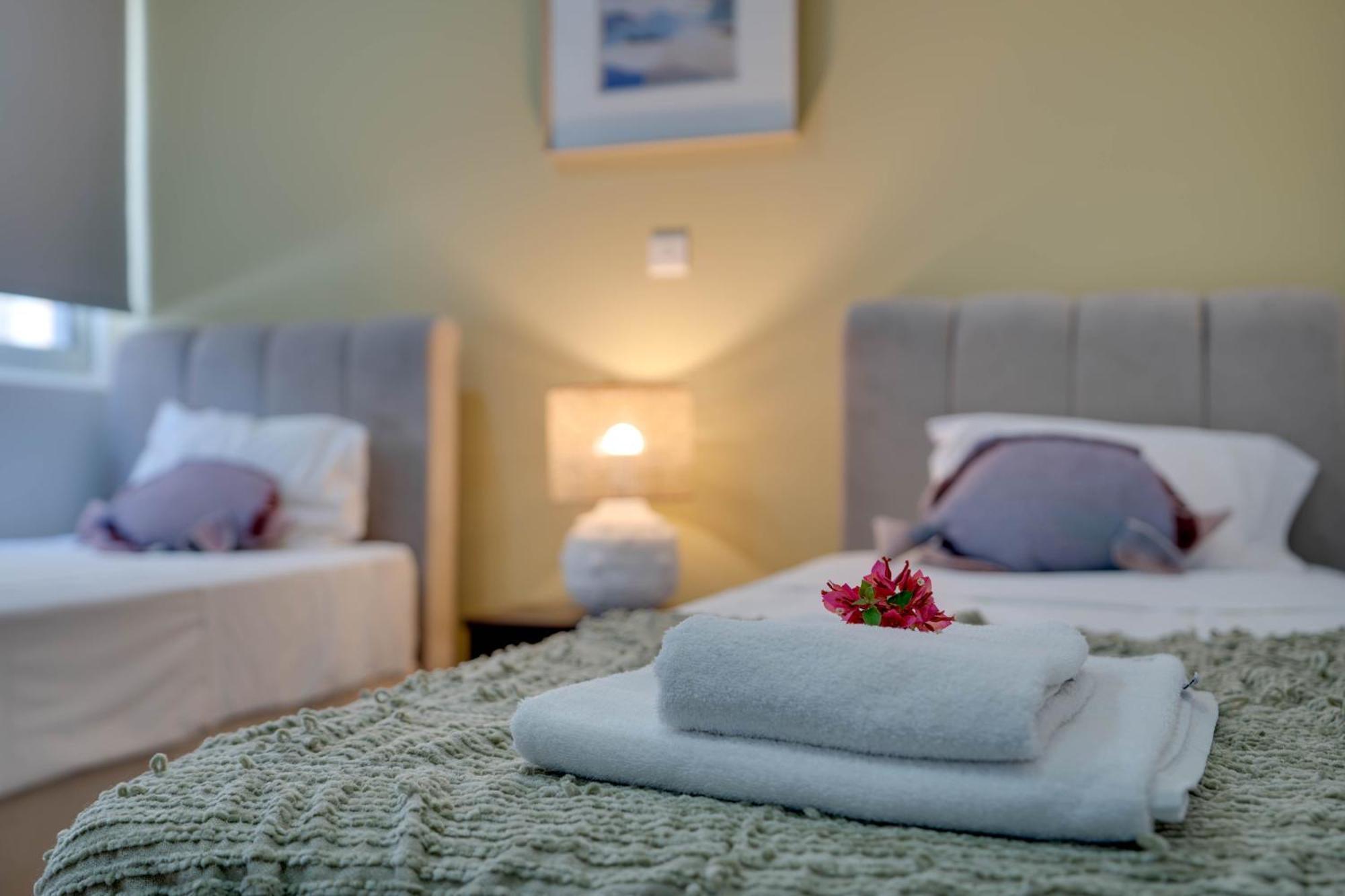 Atlantis Apartments 50M From Makenzy Seafront Lárnaka Kültér fotó